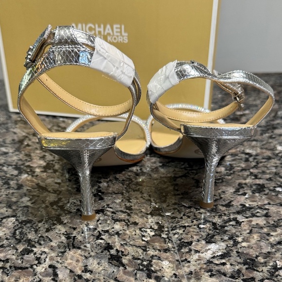 Michael Kors Carrie Silver snake print Metallic embellished Heels NWT 8.5 - Picture 15 of 16